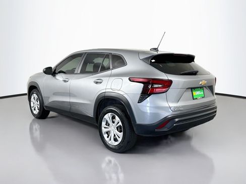 Used 2024 Chevrolet Trax LS FWD image 7