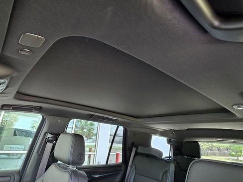 Used 2021 GMC Yukon Denali w/ Denali Premium Package AWD/4WD image 7