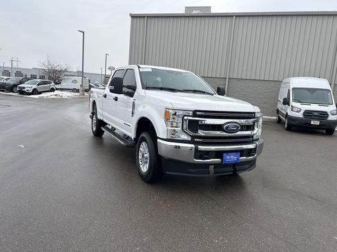 Certified 2022 Ford F250 XLT image 3