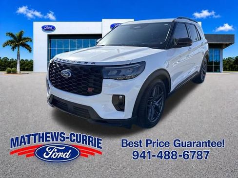 Used 2025 Ford Explorer ST AWD/4WD image 7
