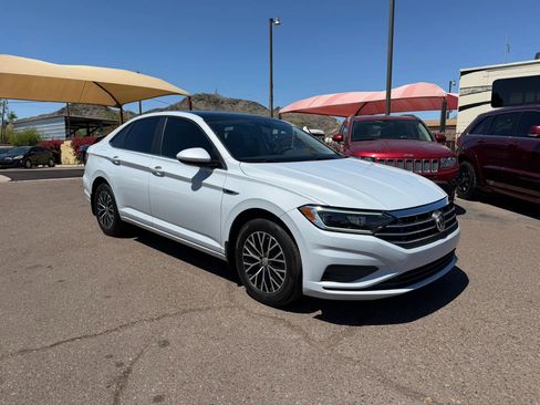 Used 2019 Volkswagen Jetta SEL FWD image 3