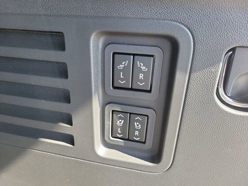 New 2026 Buick Enclave Preferred w/ Power Package FWD image 8