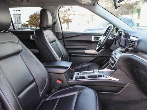 Used 2023 Ford Explorer XLT w/ Equipment Group 202A image 21