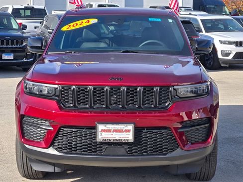 Certified 2024 Jeep Grand Cherokee Altitude image 2