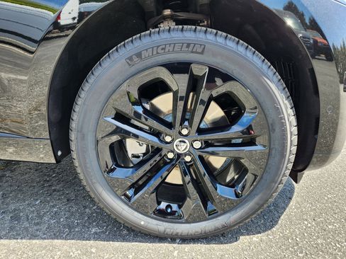 New 2026 Jaguar F-PACE R-Dynamic S image 5