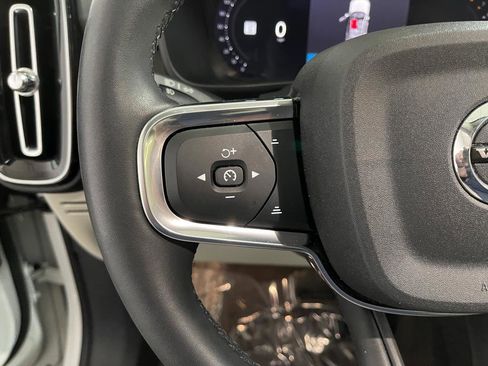 Used 2023 Volvo XC40 B5 Plus w/ Driver Assist Package AWD/4WD image 25