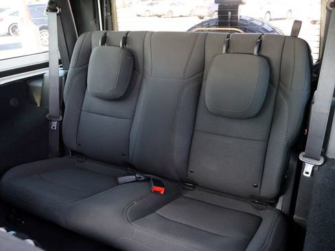 Used 2019 Jeep Wrangler Sport AWD/4WD image 27