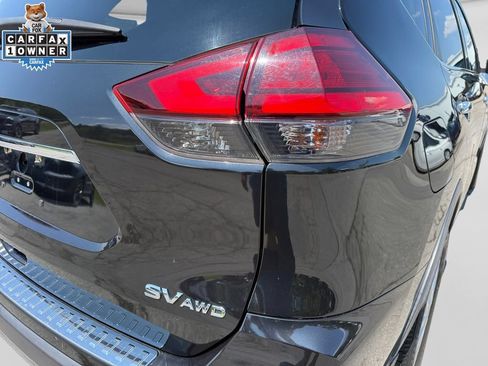 Used 2017 Nissan Rogue SV AWD/4WD image 19