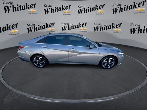 Used 2023 Hyundai Elantra Limited w/ Preferred Accessory Package image 9