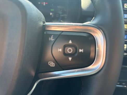 Used 2023 Volvo XC40 Recharge Plus AWD/4WD image 16