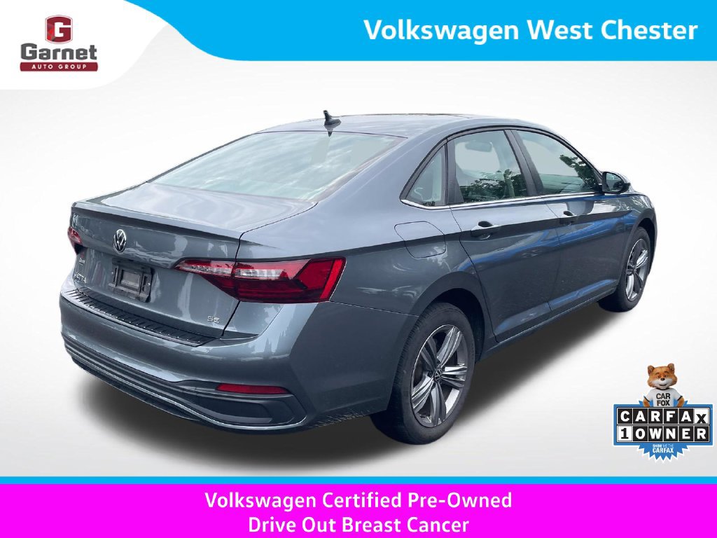 Certified 2024 Volkswagen Jetta SE w/ Panoramic Sunroof Package FWD image 5
