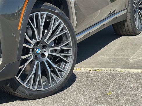 New 2026 BMW X5 sDrive40i image 3