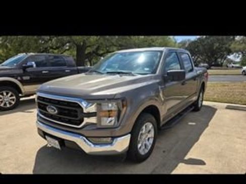 Used 2023 Ford F150 XLT image 3