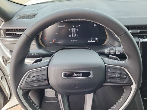 New 2025 Jeep Grand Cherokee Laredo w/ Trailer Tow Package image 10