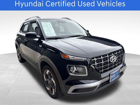 Certified 2025 Hyundai Venue SEL FWD image 6
