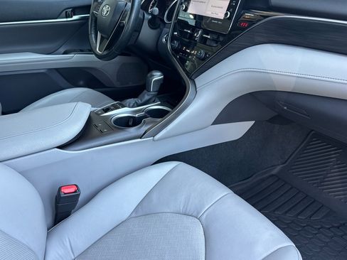 Used 2022 Toyota Camry XLE FWD image 28