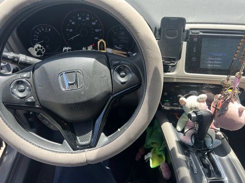 Used 2018 Honda HR-V EX image 6