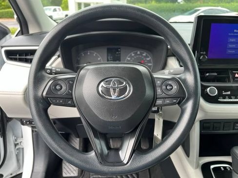 Used 2025 Toyota Corolla Cross L FWD image 21