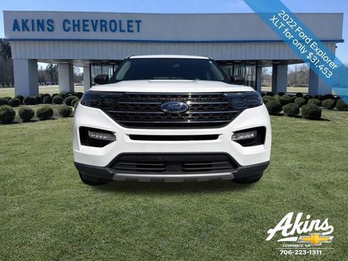 Used 2022 Ford Explorer XLT w/ Equipment Group 202A image 3