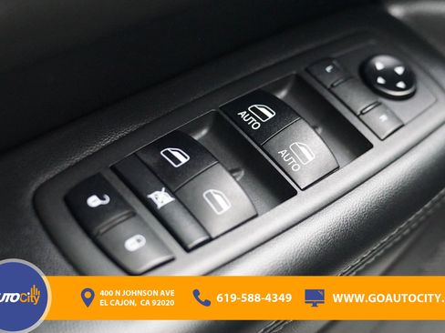 Used 2019 Jeep Grand Cherokee Altitude image 18