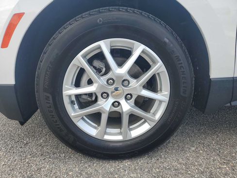Used 2024 Chevrolet Equinox LT w/ LPO, Floor Liner Package FWD image 14