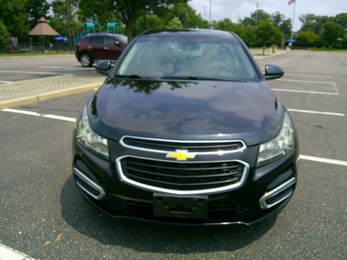 Used 2015 Chevrolet Cruze LT FWD image 4