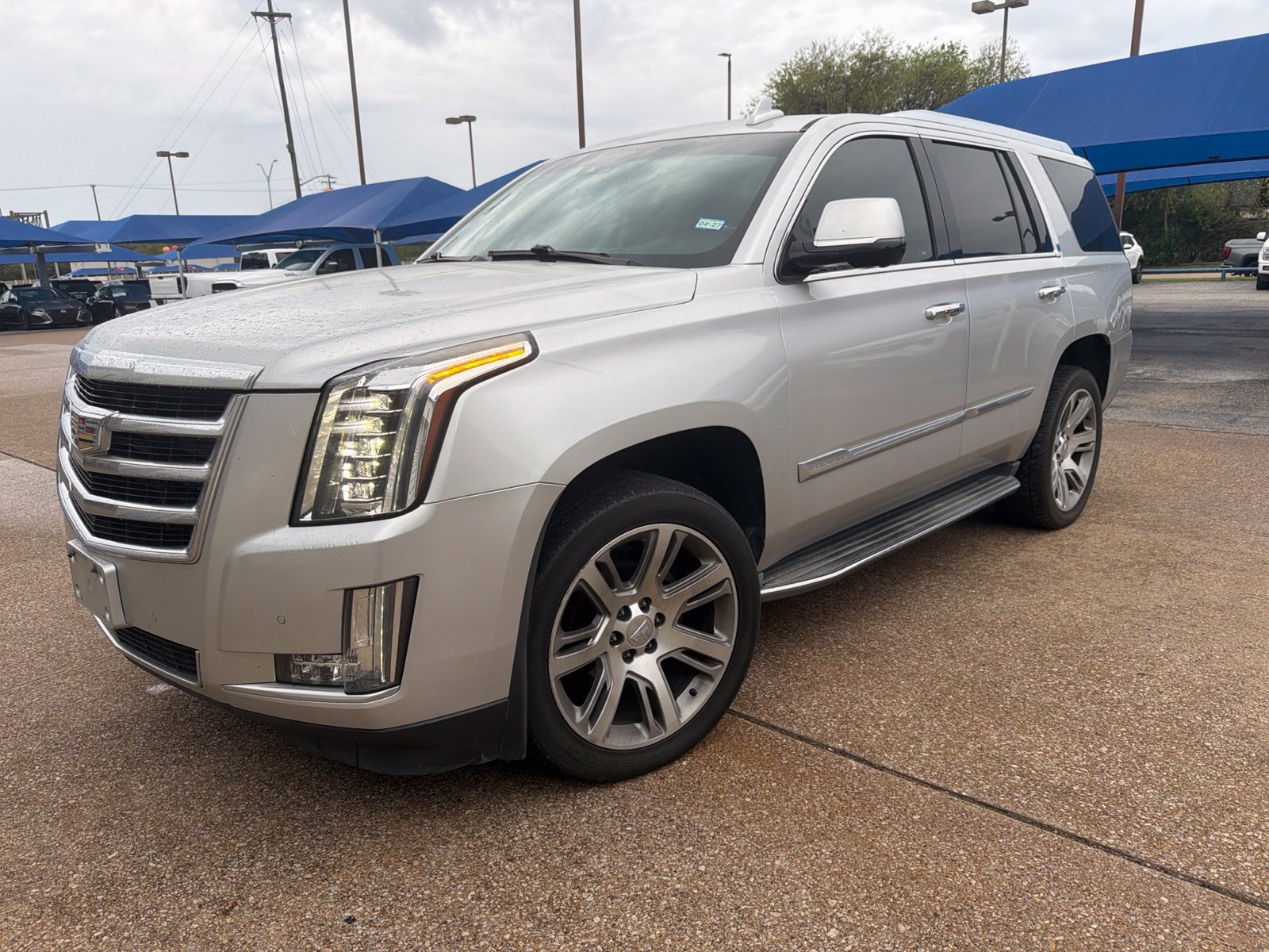 Used 2015 Cadillac Escalade Luxury AWD/4WD image 1