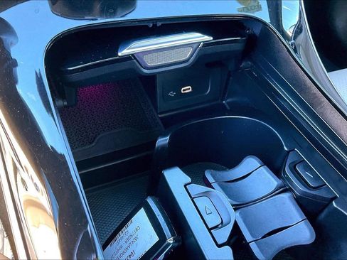 Used 2024 Mercedes-Benz C 300 4MATIC Sedan image 11