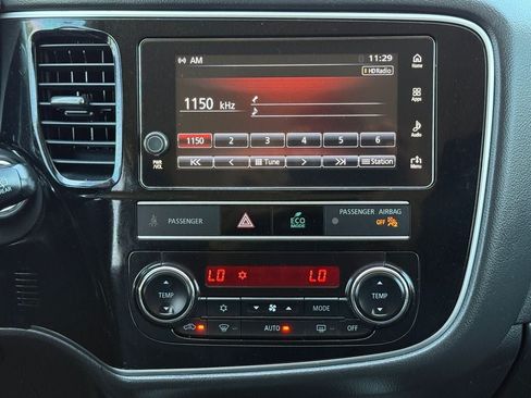 Used 2019 Mitsubishi Outlander SE FWD image 25