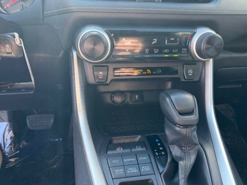 Used 2020 Toyota RAV4 LE w/ All Weather Liner Package image 28