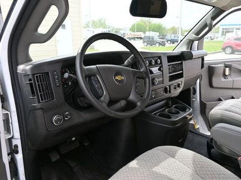 Used 2022 Chevrolet Express 3500 w/ Power Convenience Package RWD image 10