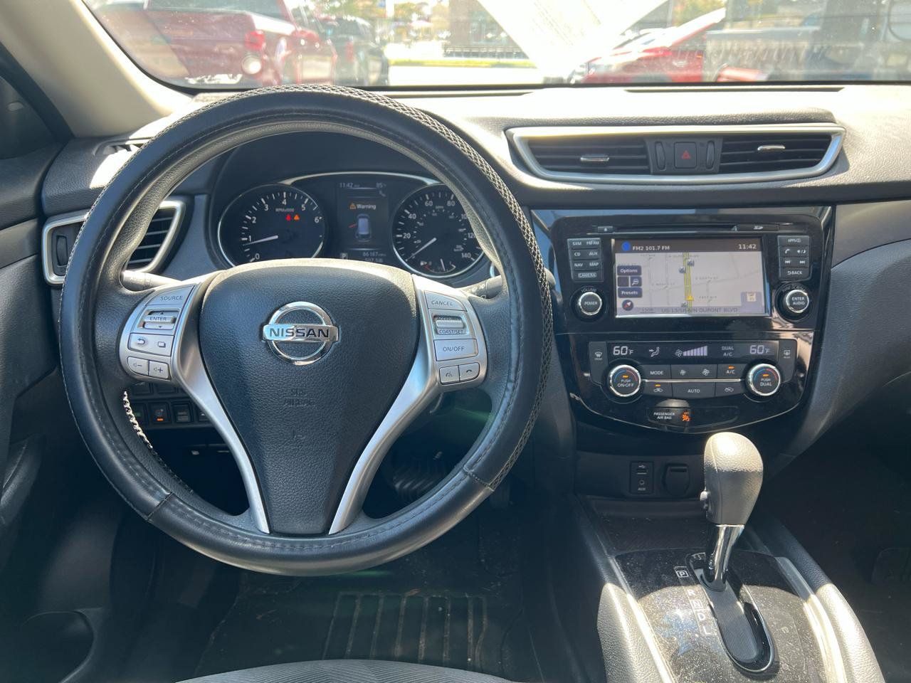Used 2016 Nissan Rogue SV w/ SV Premium Package AWD/4WD image 14