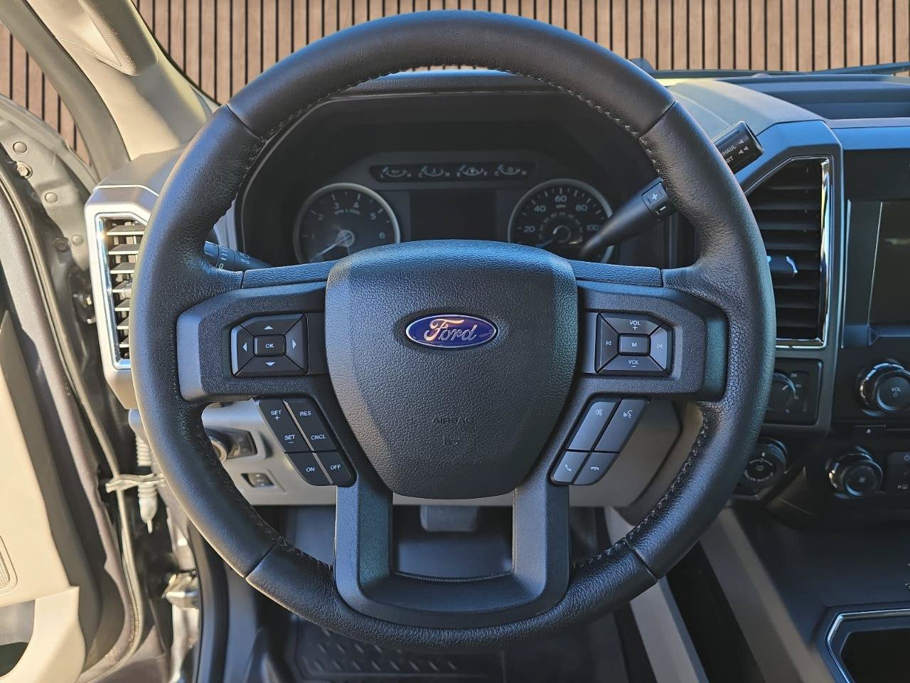 Used 2016 Ford F150 XLT w/ Equipment Group 302A Luxury AWD/4WD image 16