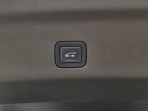 Used 2022 Chevrolet Tahoe LT w/ LT Signature Plus Package RWD image 28