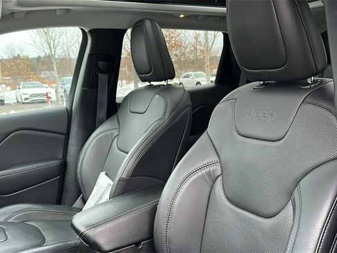 Used 2021 Jeep Cherokee Limited w/ Elite Package image 10