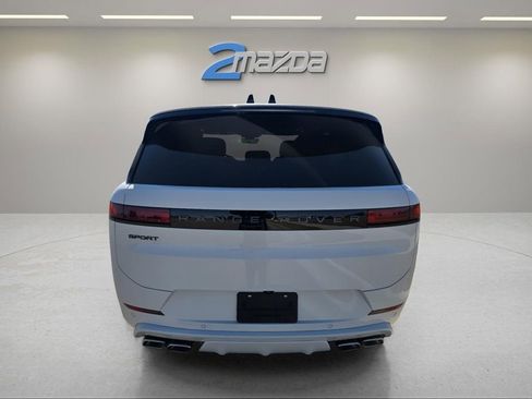 Used 2025 Land Rover Range Rover Sport Dynamic SE image 4