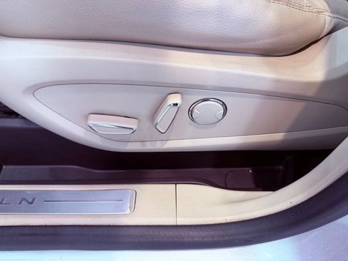 Used 2017 Lincoln MKC Premiere image 18