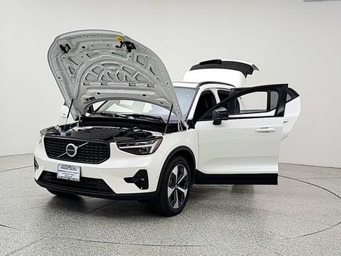 New 2026 Volvo XC40 B5 Plus w/ Protection Package Premier AWD/4WD image 9