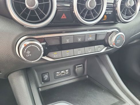 Used 2025 Nissan Sentra SV FWD image 16