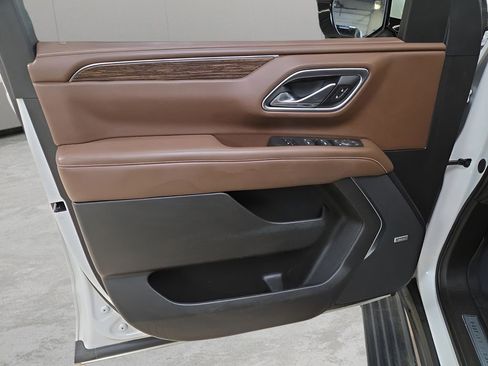 Used 2021 Chevrolet Suburban High Country AWD/4WD image 10