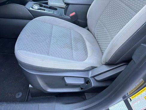 Used 2022 Ford Escape SE image 7