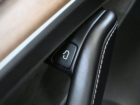 Used 2023 Tesla Model 3 Standard Range RWD image 41