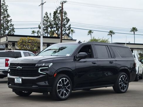 Used 2024 Chevrolet Suburban RST image 34