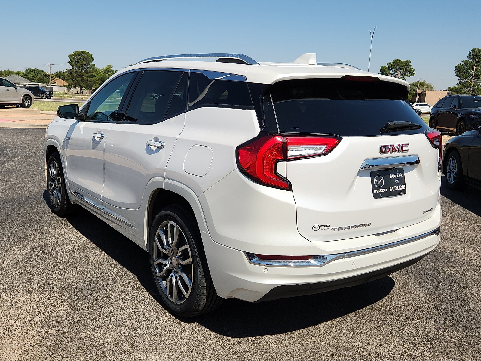 Used 2022 GMC Terrain Denali AWD/4WD image 4