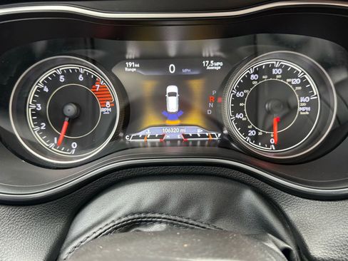 Used 2019 Jeep Cherokee Trailhawk w/ Cold Weather Group image 22