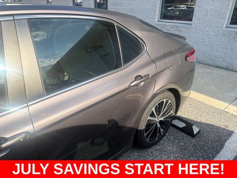 Used 2018 Toyota Camry SE FWD image 13