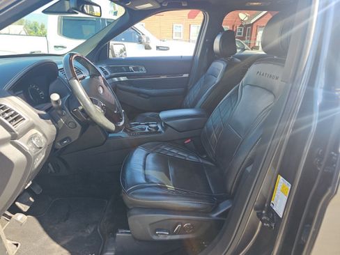 Used 2017 Ford Explorer Platinum AWD/4WD image 6