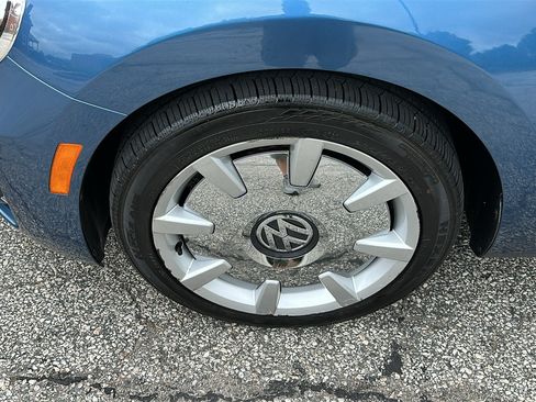 Used 2019 Volkswagen Beetle 2.0T SE FWD image 9
