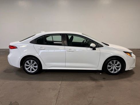 Used 2023 Toyota Corolla LE image 2