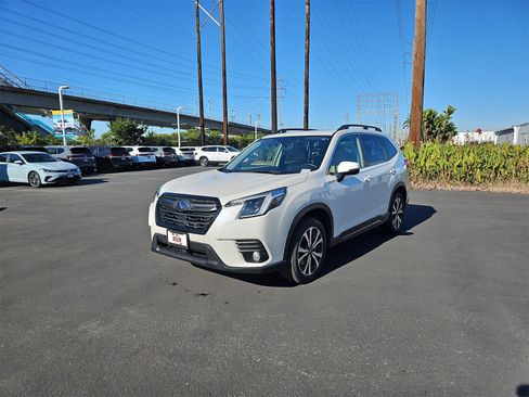 Certified 2023 Subaru Forester Limited image 3